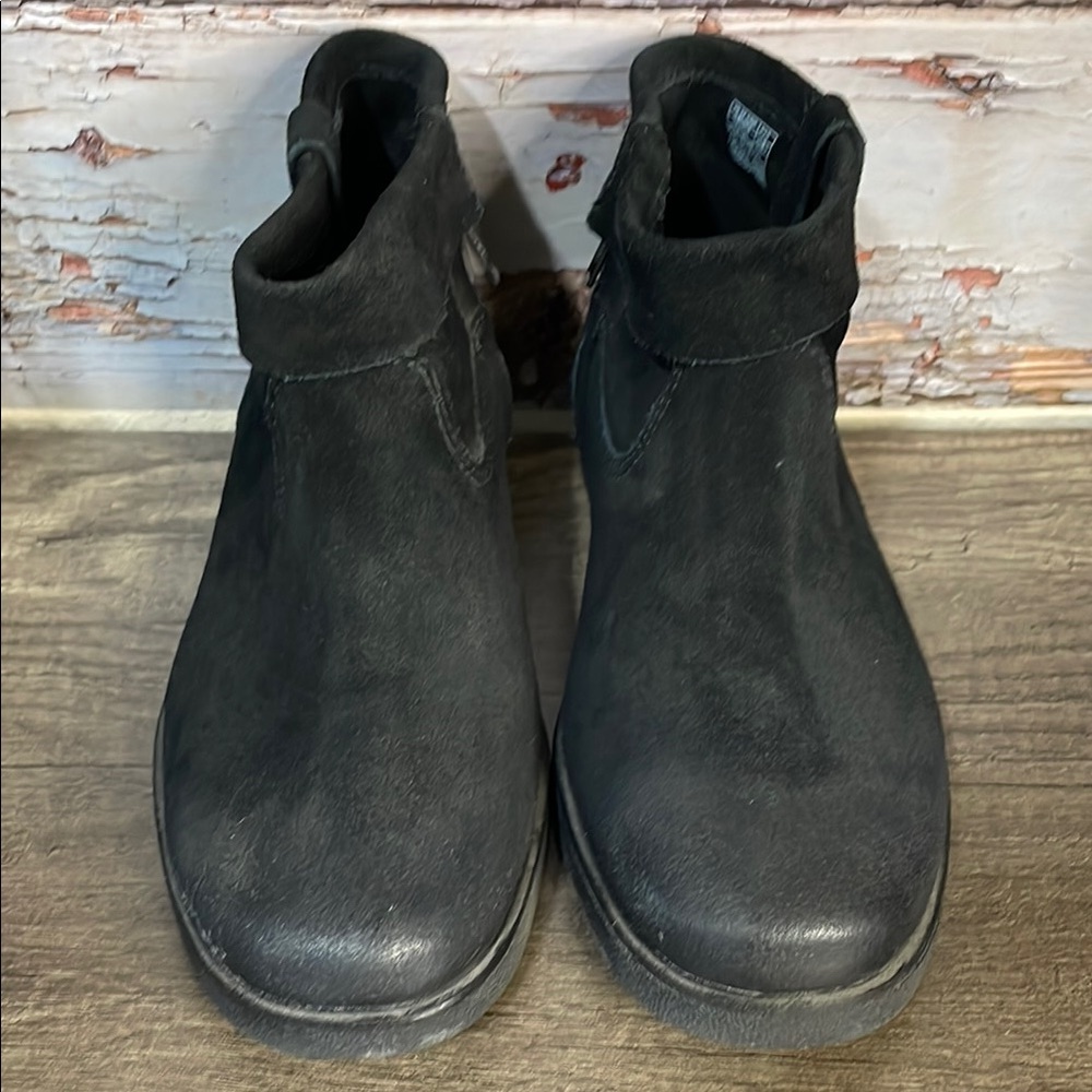 UGG Josephine cuff boot.
